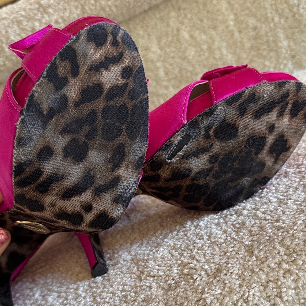 🎀 Pink Satin Candee T-Strap Bow Heels 🎀 - Picture 9 of 14